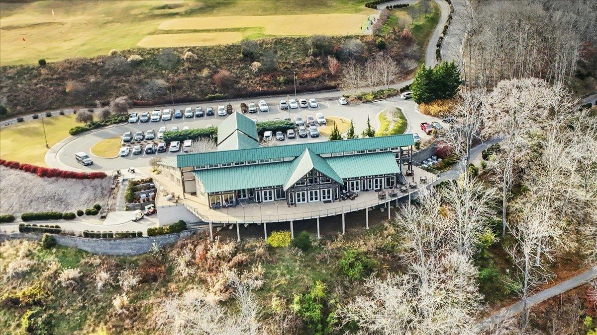 6431 Teeth Of The Dog Drive Radford VA 24141