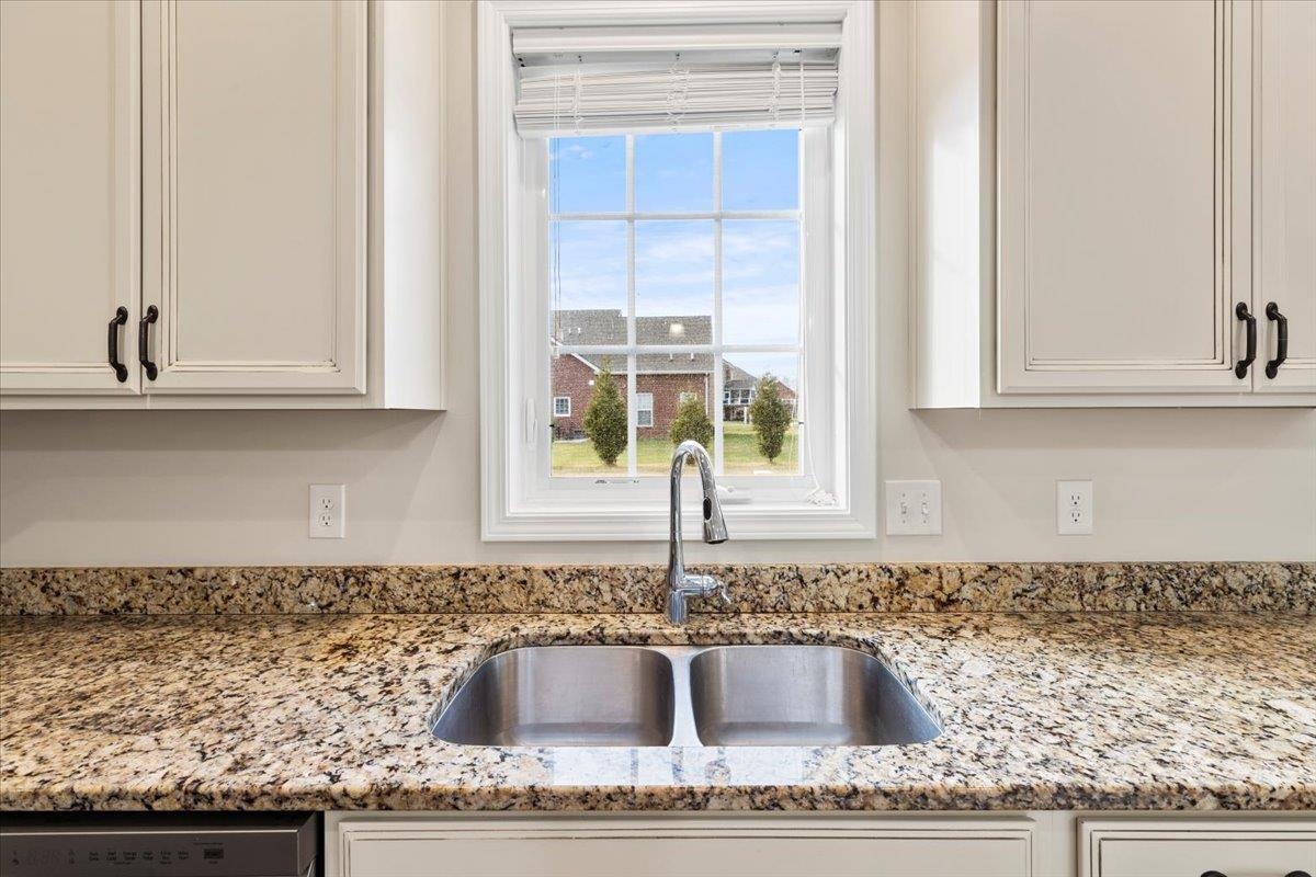 6431 Teeth Of The Dog Drive Radford VA 24141