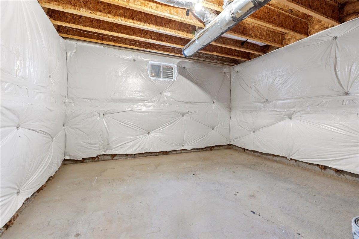 6431 Teeth Of The Dog Drive Radford VA 24141