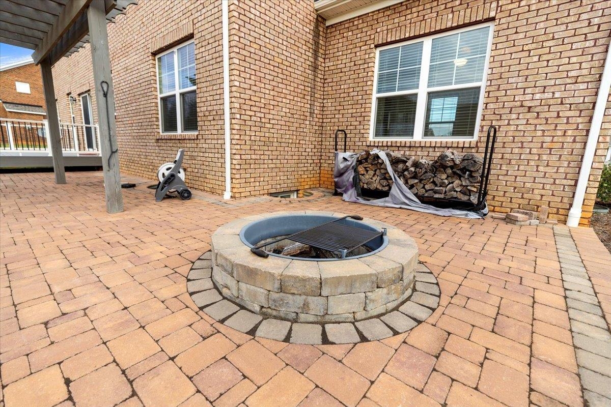 6431 Teeth Of The Dog Drive Radford VA 24141