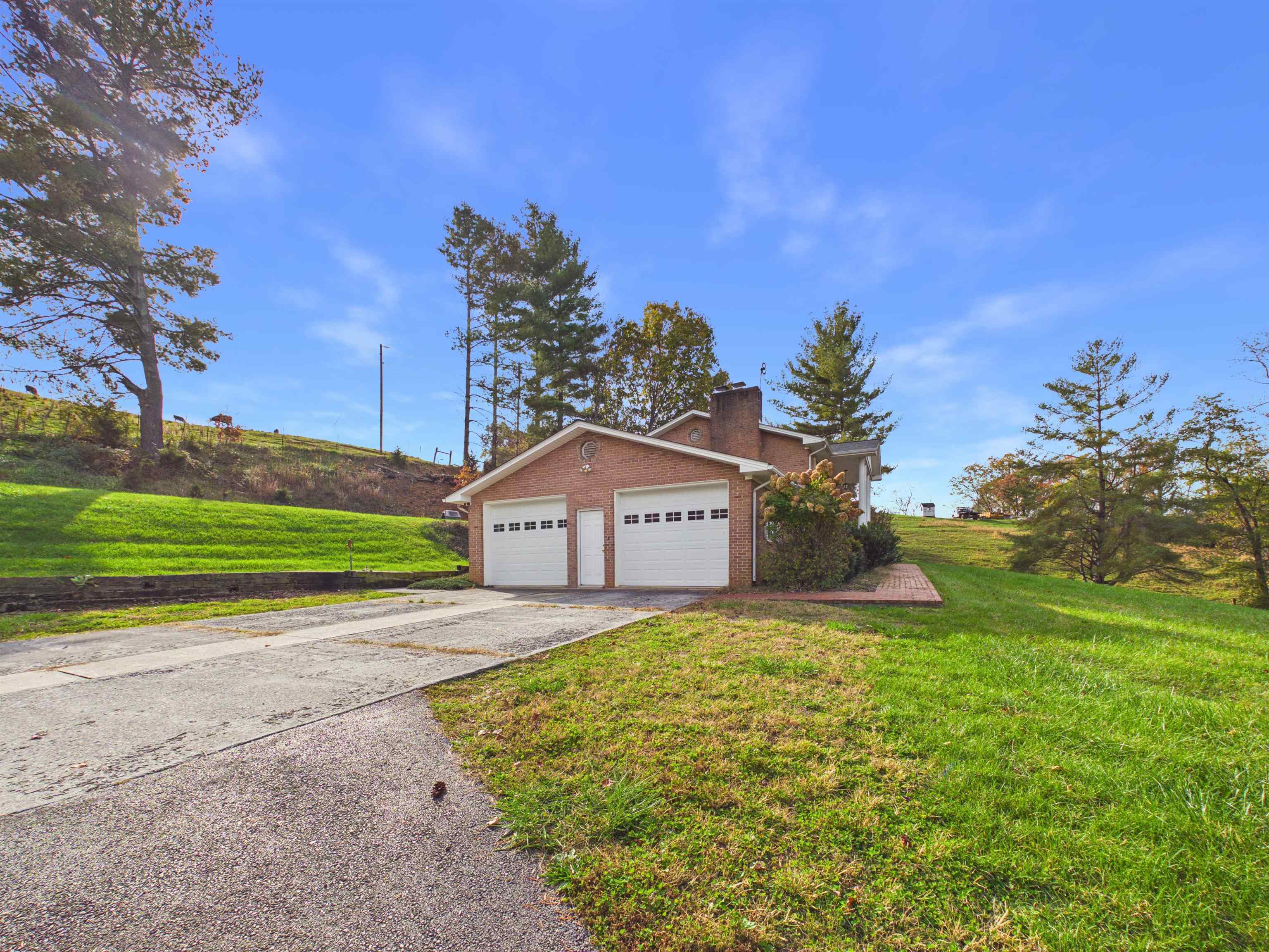 5725 Graysontown Road Radford VA 24141