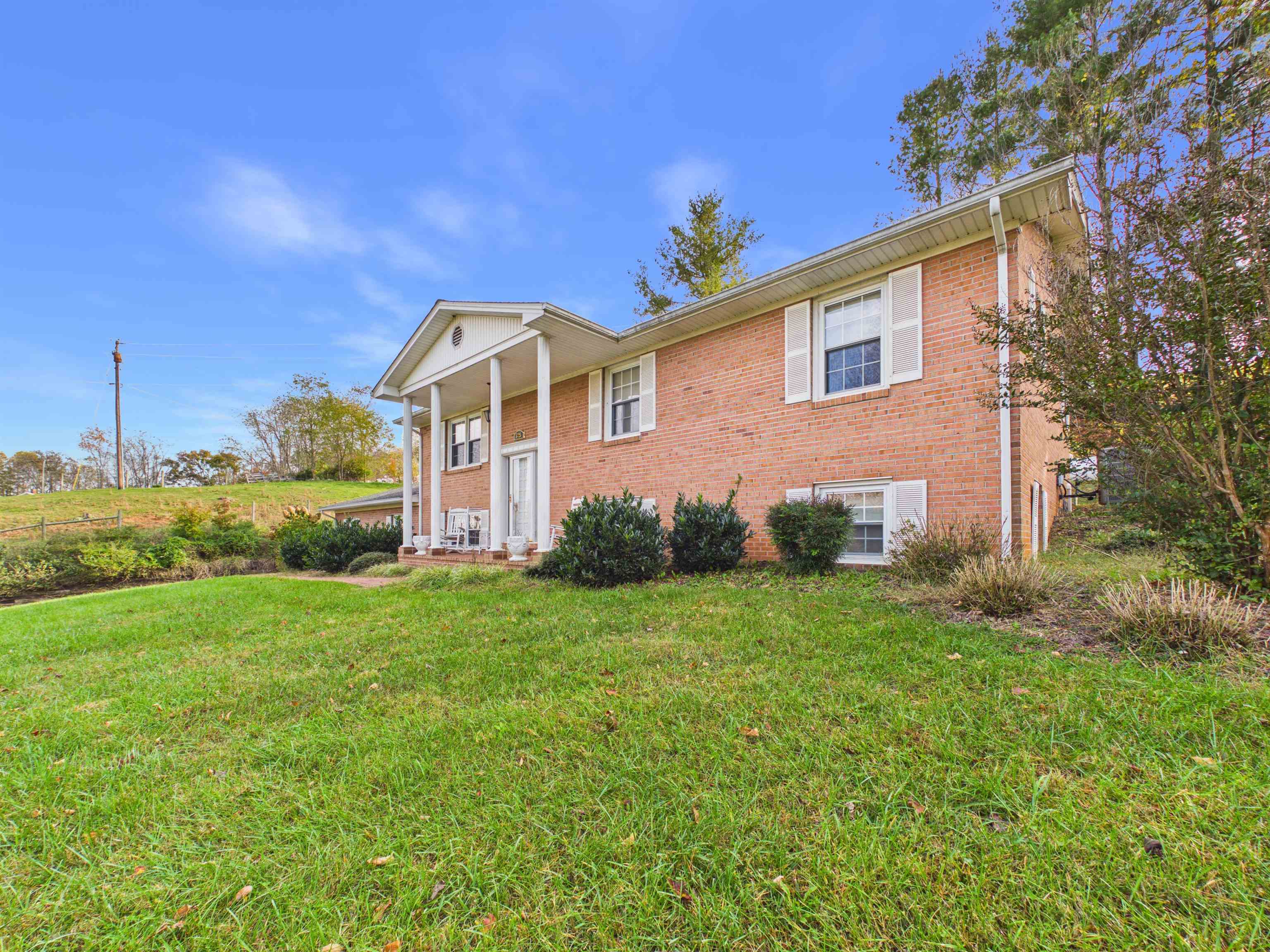 5725 Graysontown Road Radford VA 24141
