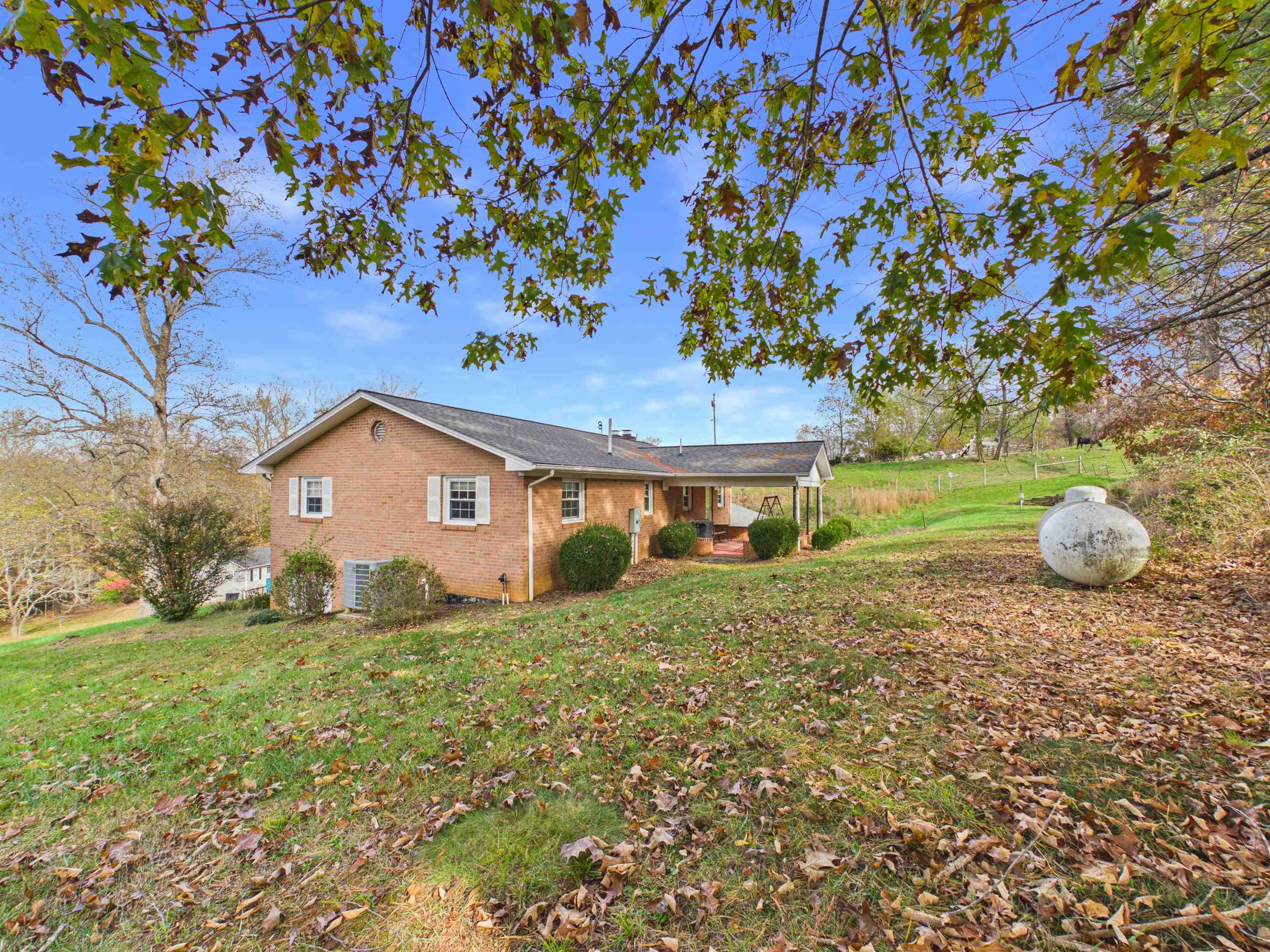 5725 Graysontown Road Radford VA 24141