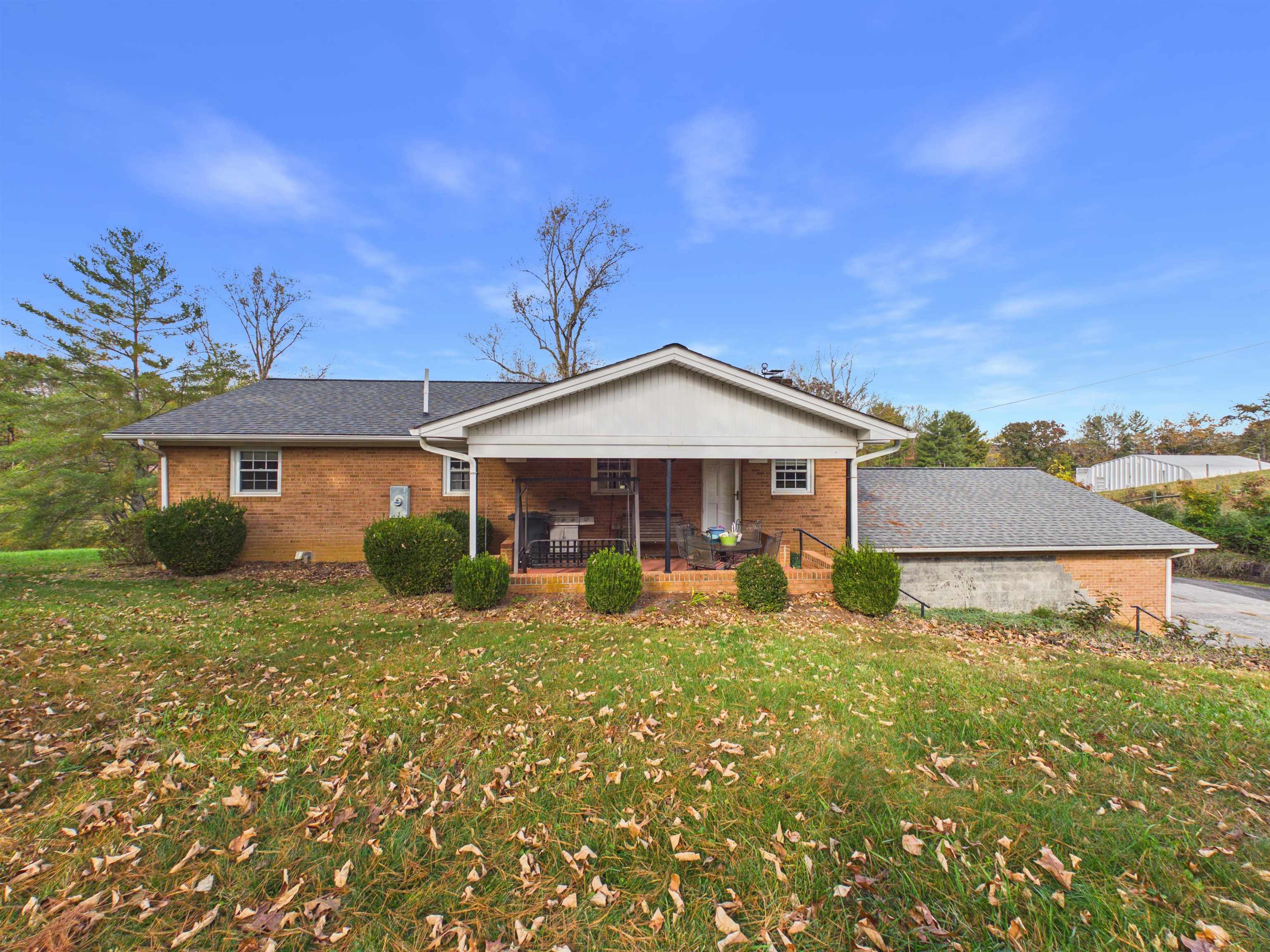 5725 Graysontown Road Radford VA 24141