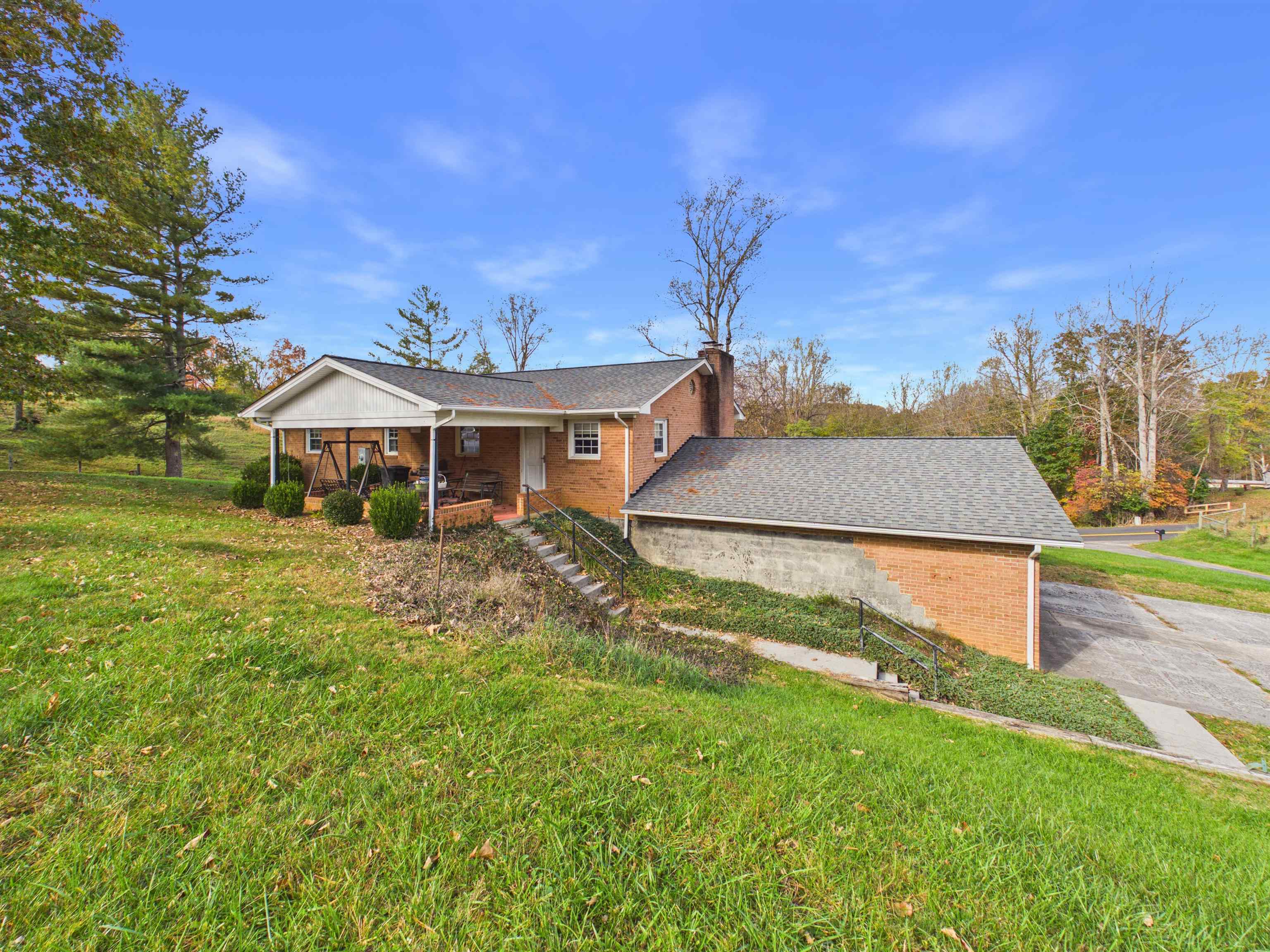 5725 Graysontown Road Radford VA 24141