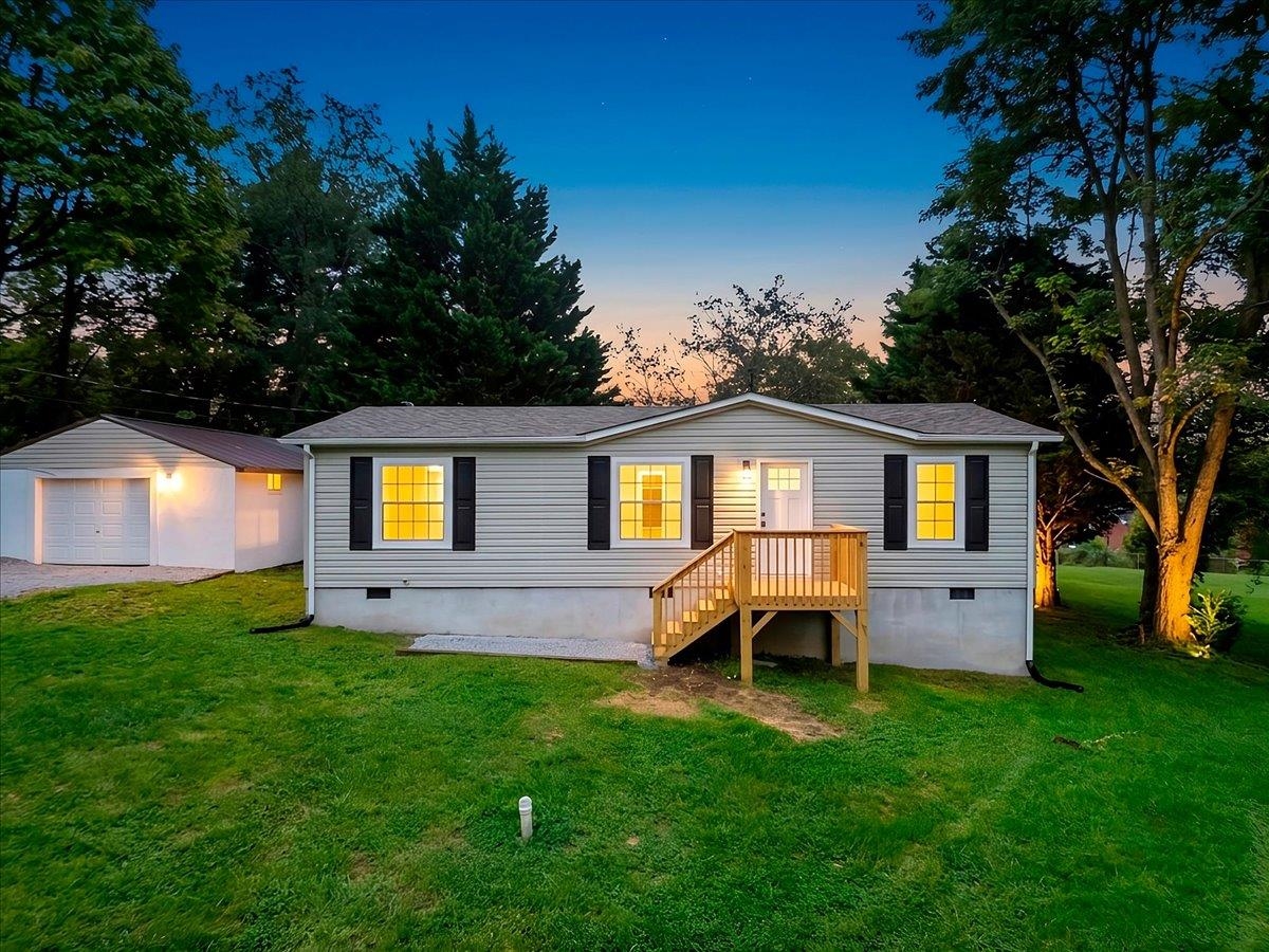 956 Ward Lane Pulaski VA 24301