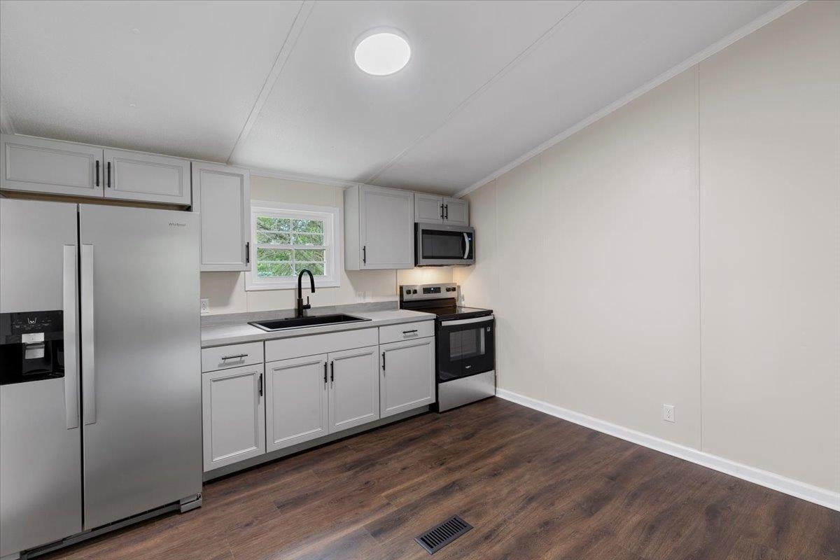 956 Ward Lane Pulaski VA 24301
