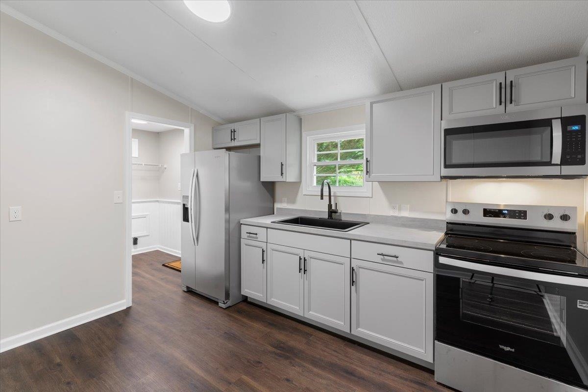 956 Ward Lane Pulaski VA 24301