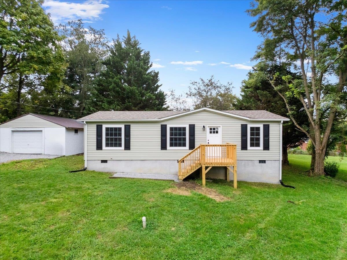 956 Ward Lane Pulaski VA 24301