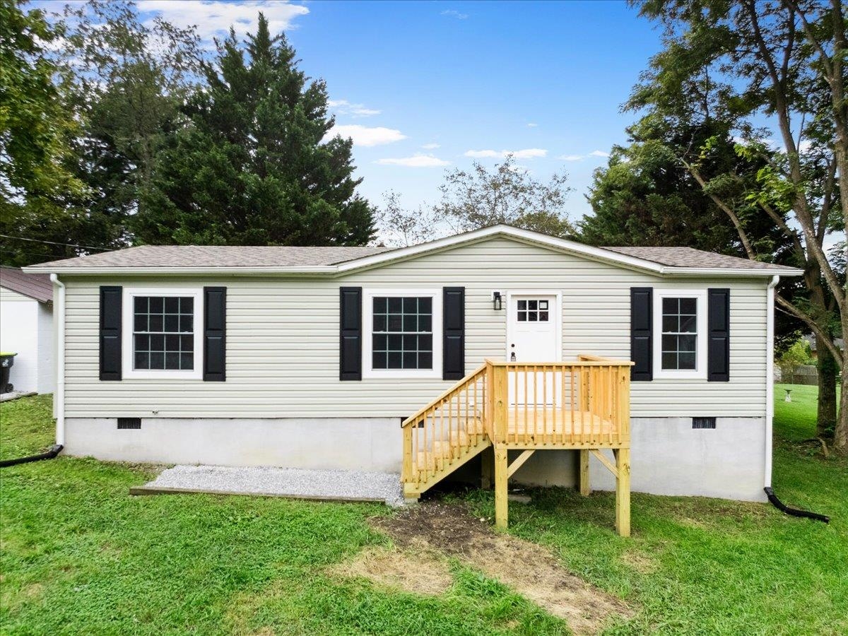 956 Ward Lane Pulaski VA 24301