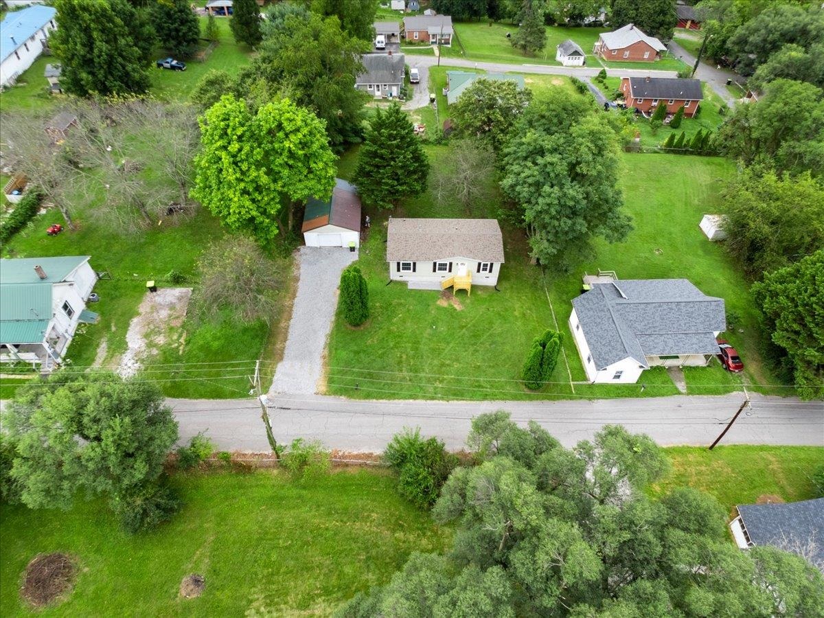 956 Ward Lane Pulaski VA 24301