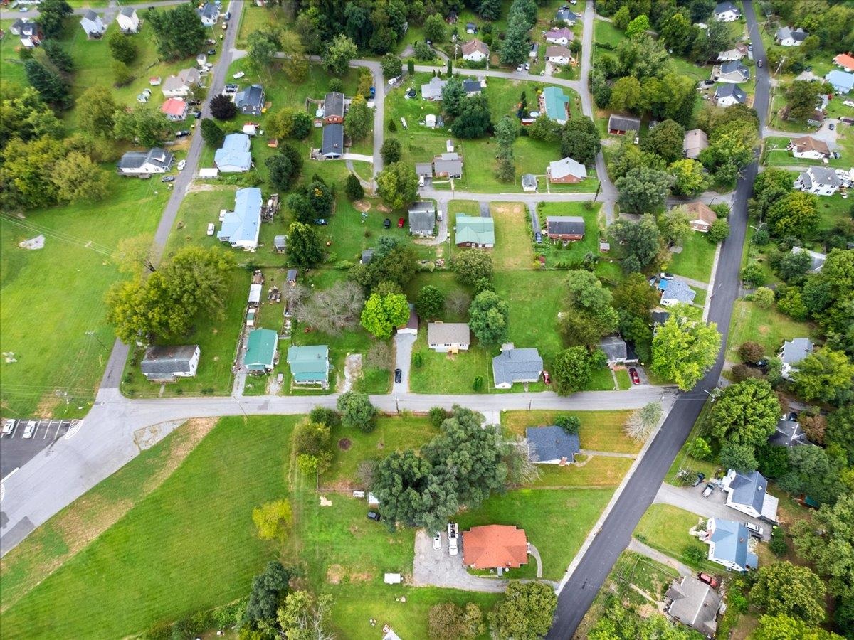 956 Ward Lane Pulaski VA 24301
