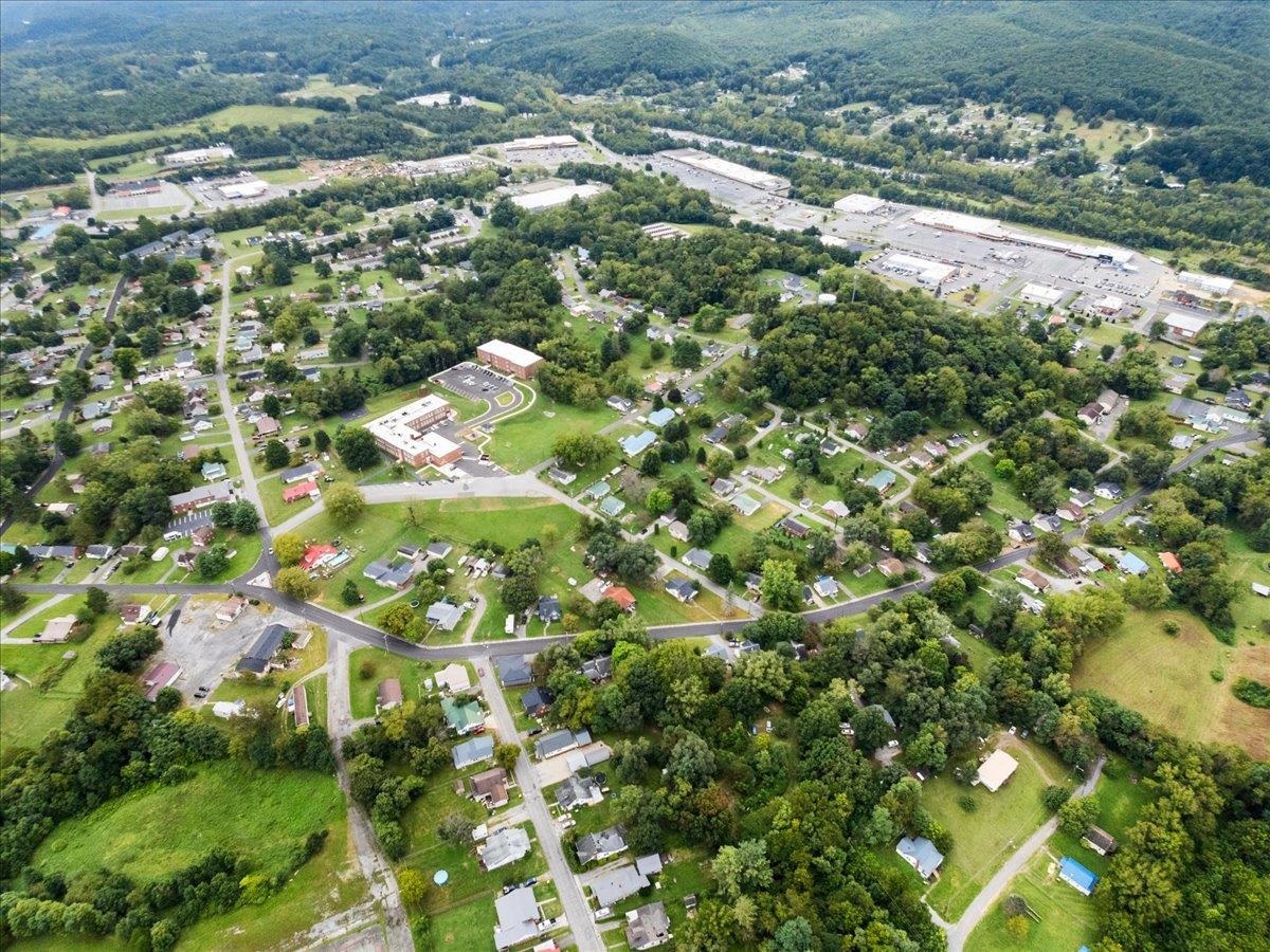 956 Ward Lane Pulaski VA 24301
