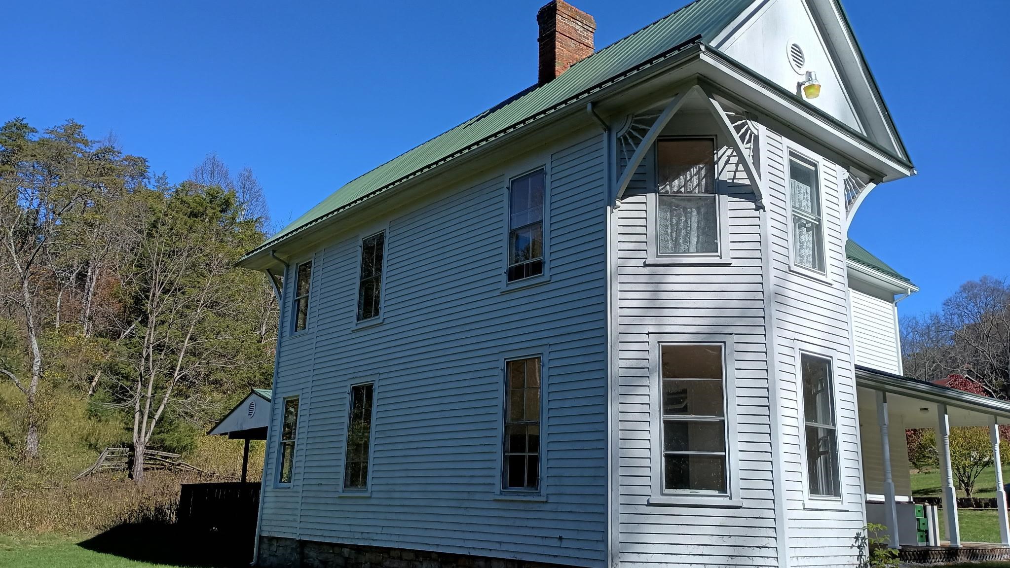 6520 Owens Road Radford VA 24141