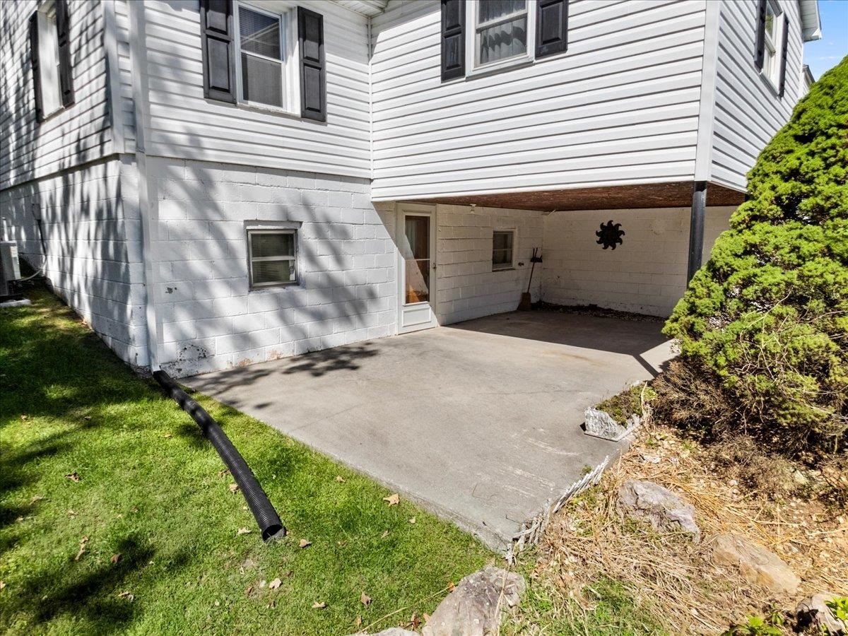 712 Curve Road Pearisburg VA 24134
