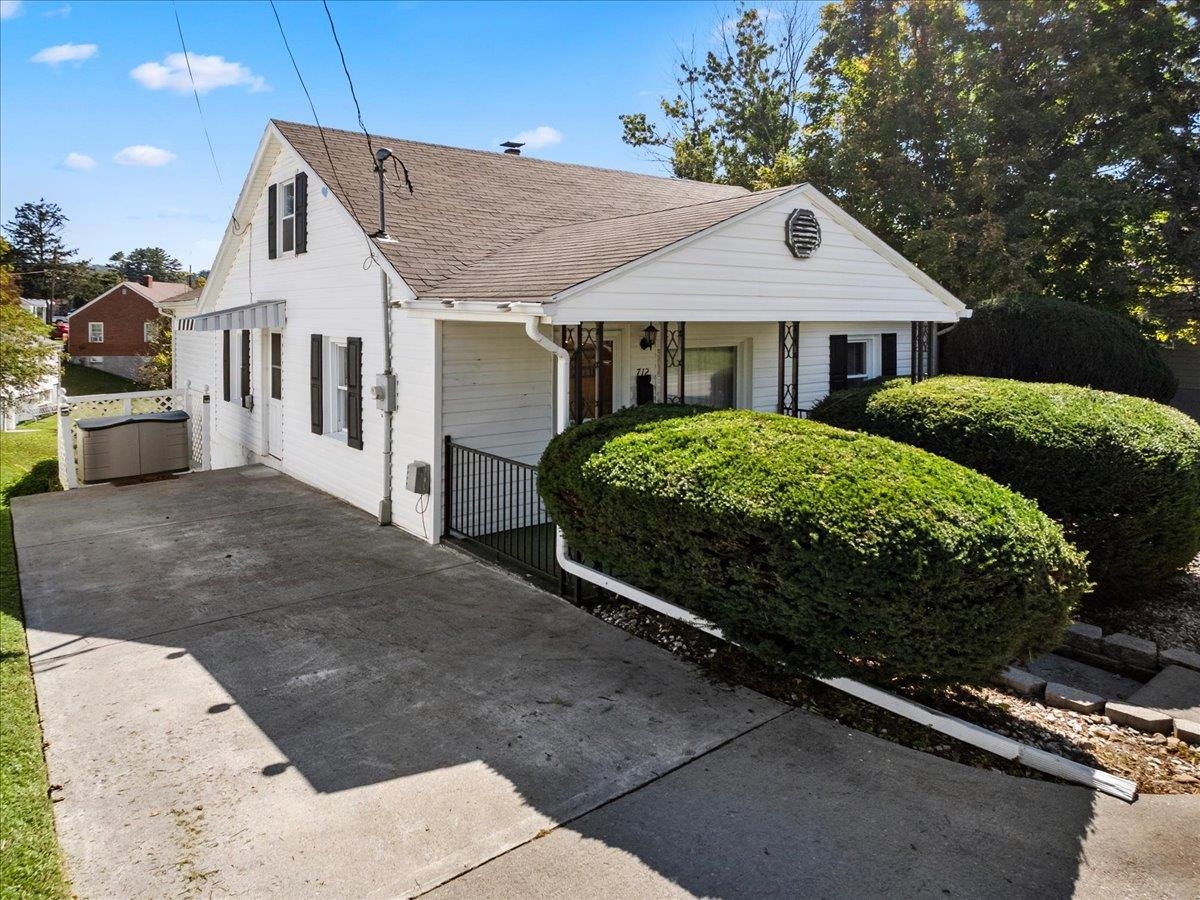712 Curve Road Pearisburg VA 24134