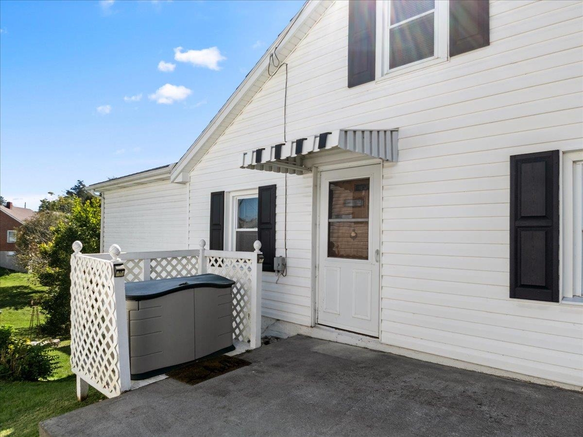 712 Curve Road Pearisburg VA 24134