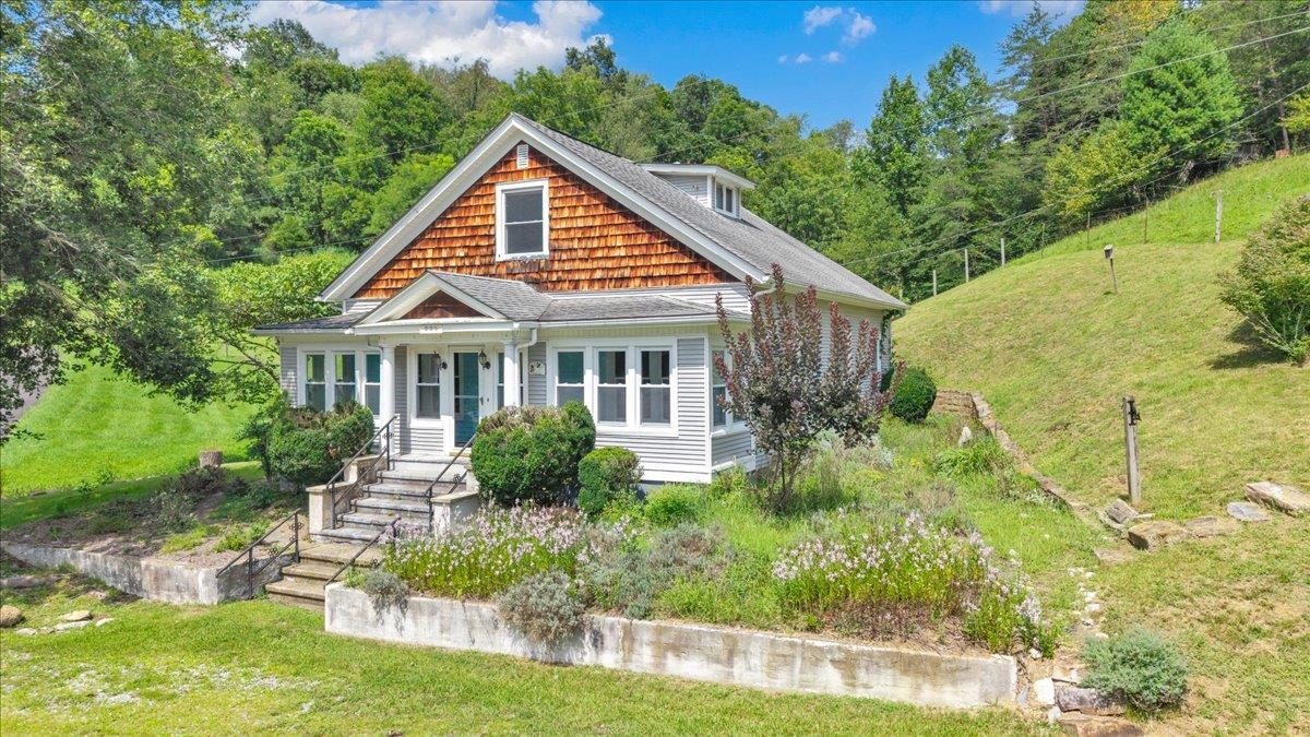 225 Bear Springs Road Pearisburg VA 24134