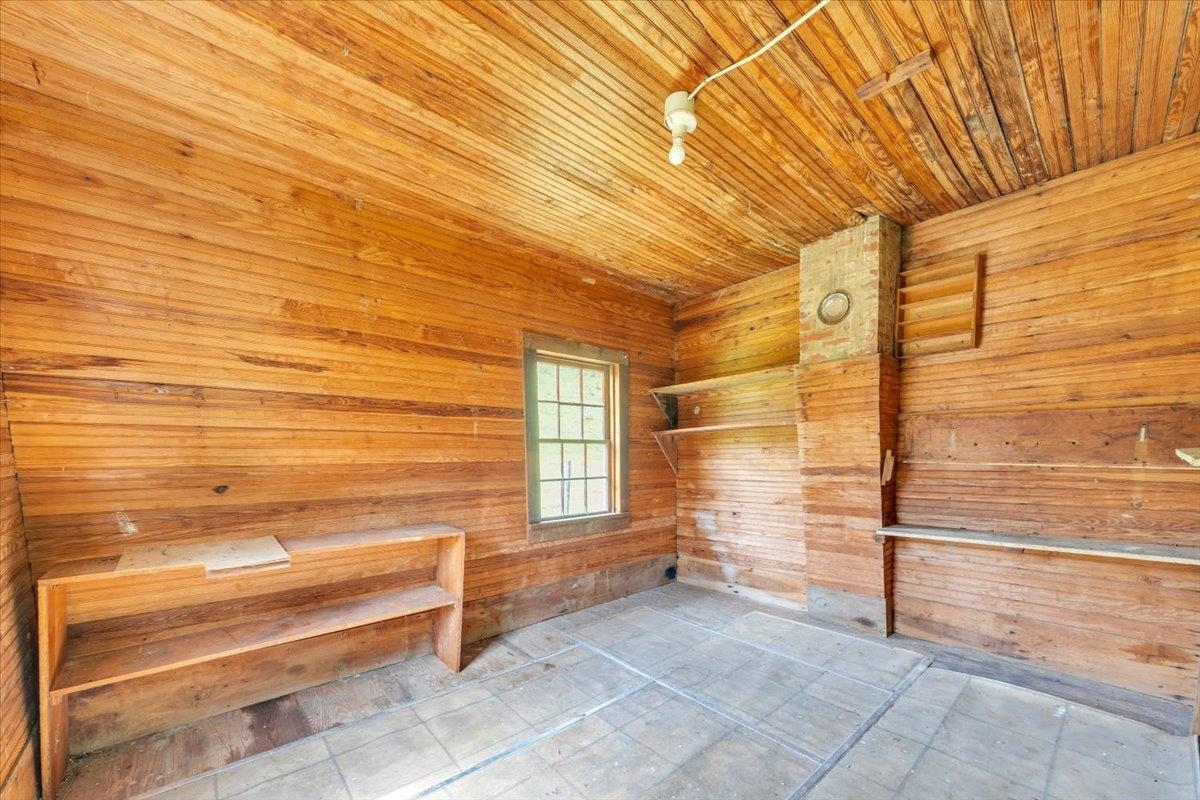 225 Bear Springs Road Pearisburg VA 24134