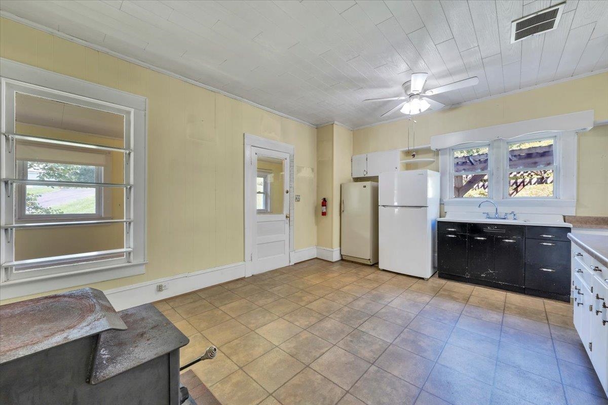 225 Bear Springs Road Pearisburg VA 24134