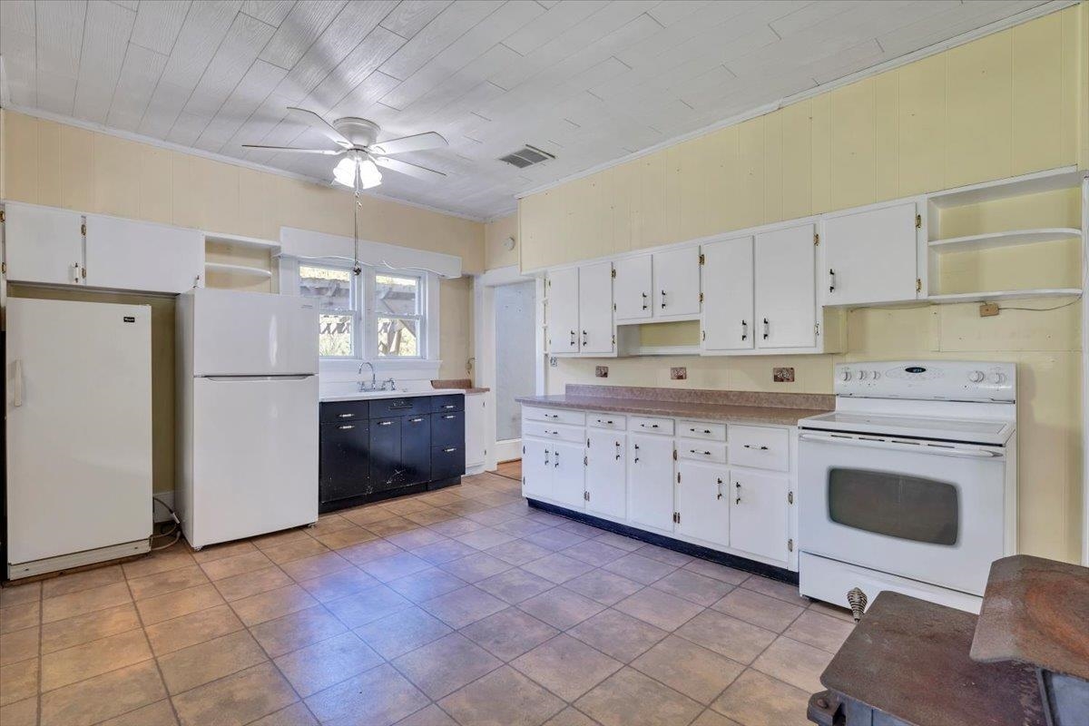 225 Bear Springs Road Pearisburg VA 24134