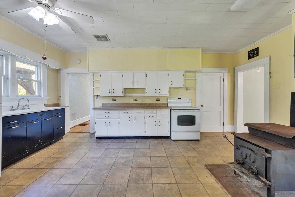 225 Bear Springs Road Pearisburg VA 24134