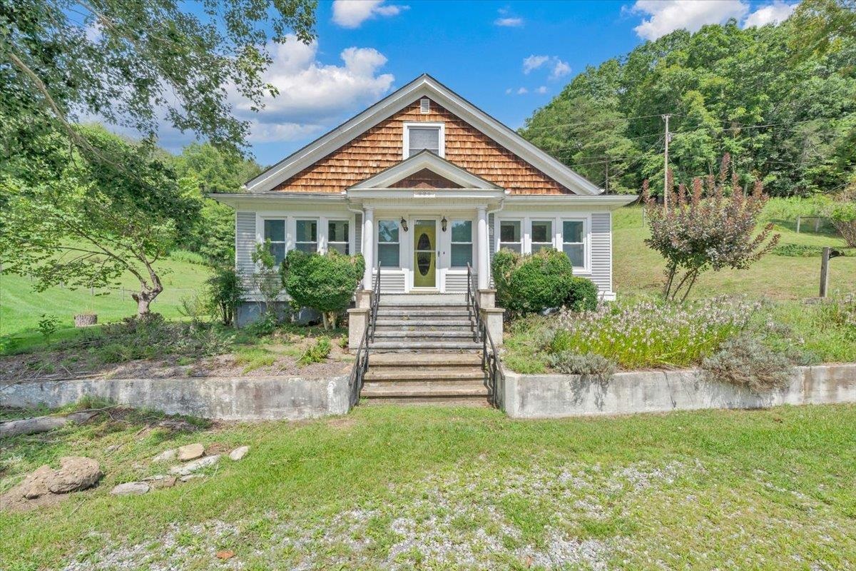 225 Bear Springs Road Pearisburg VA 24134