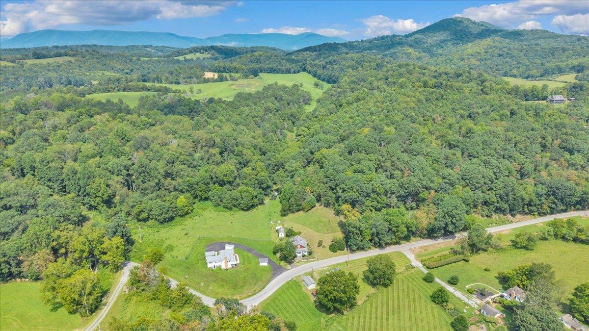 225 Bear Springs Road Pearisburg VA 24134