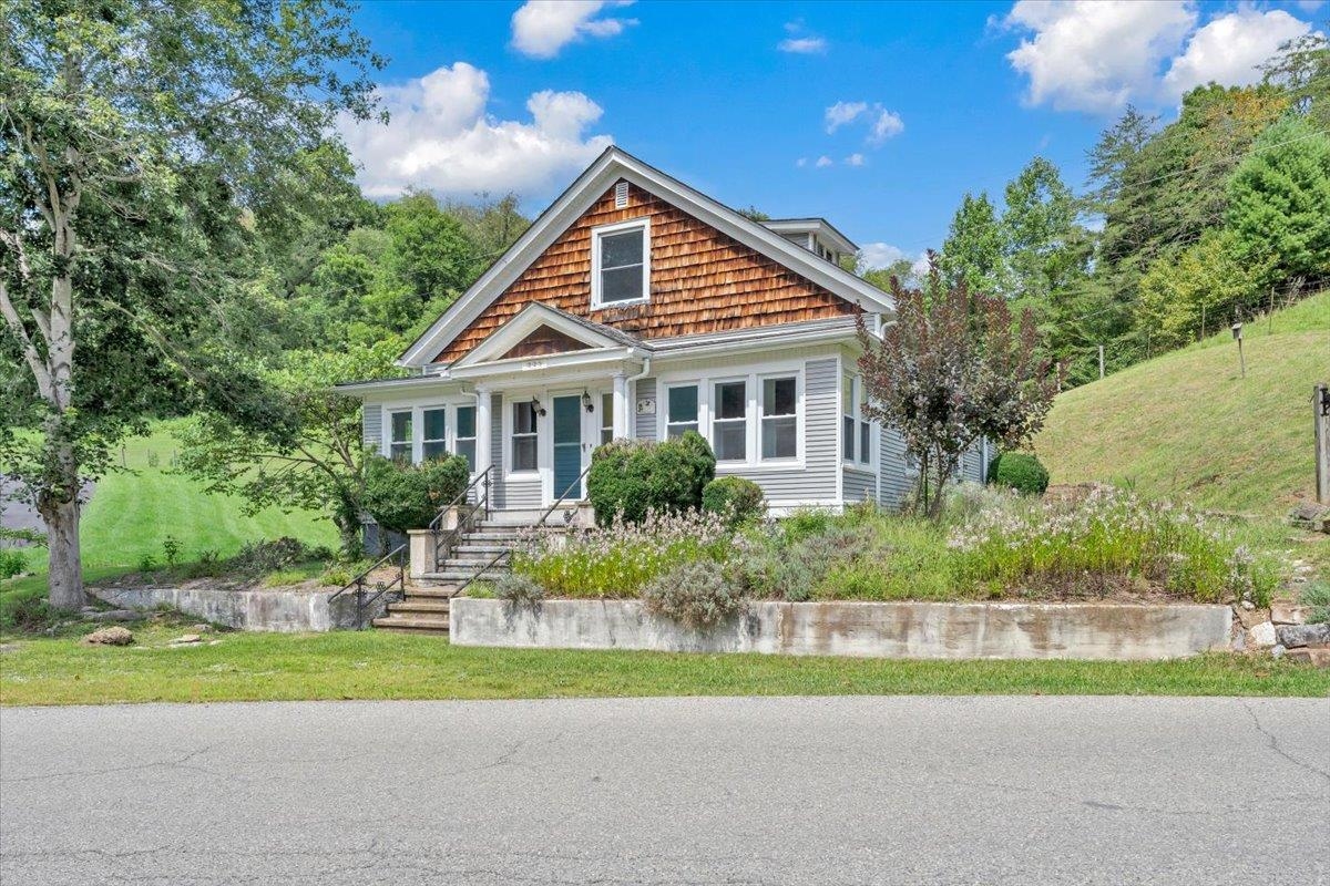 225 Bear Springs Road Pearisburg VA 24134