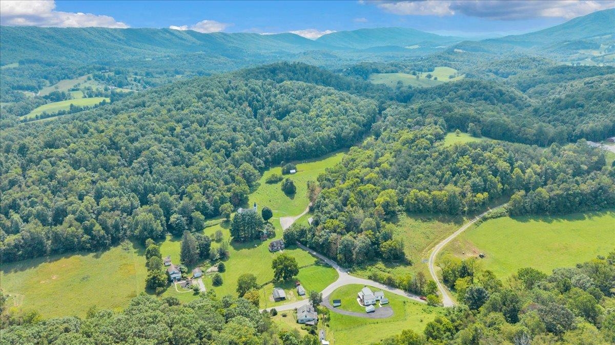 225 Bear Springs Road Pearisburg VA 24134
