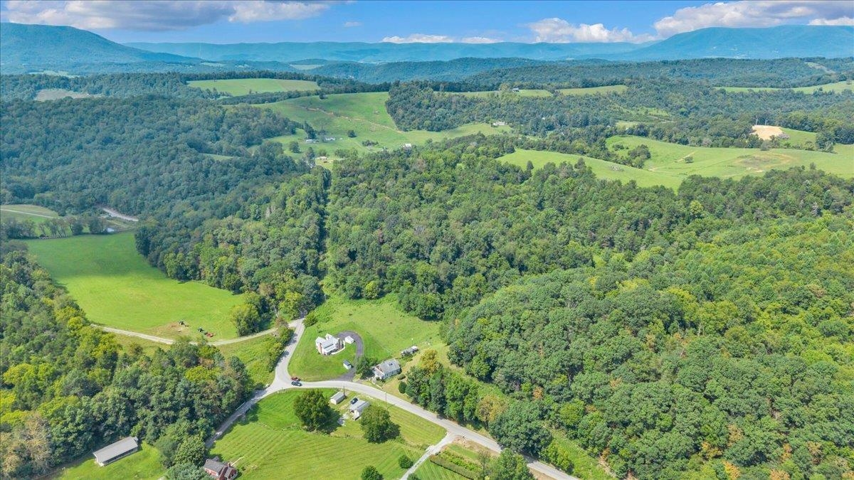 225 Bear Springs Road Pearisburg VA 24134