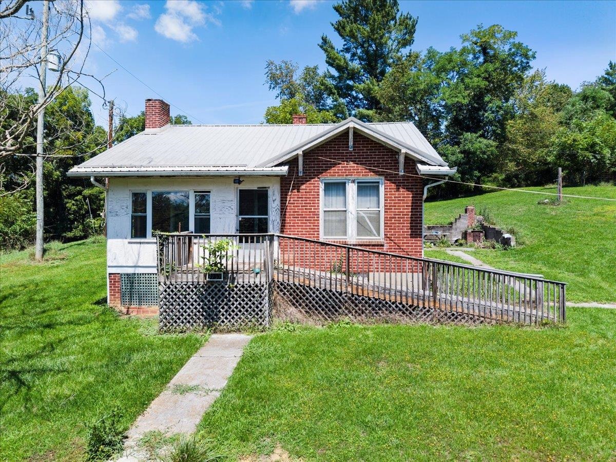 3737 Eugene Street Pulaski VA 24301