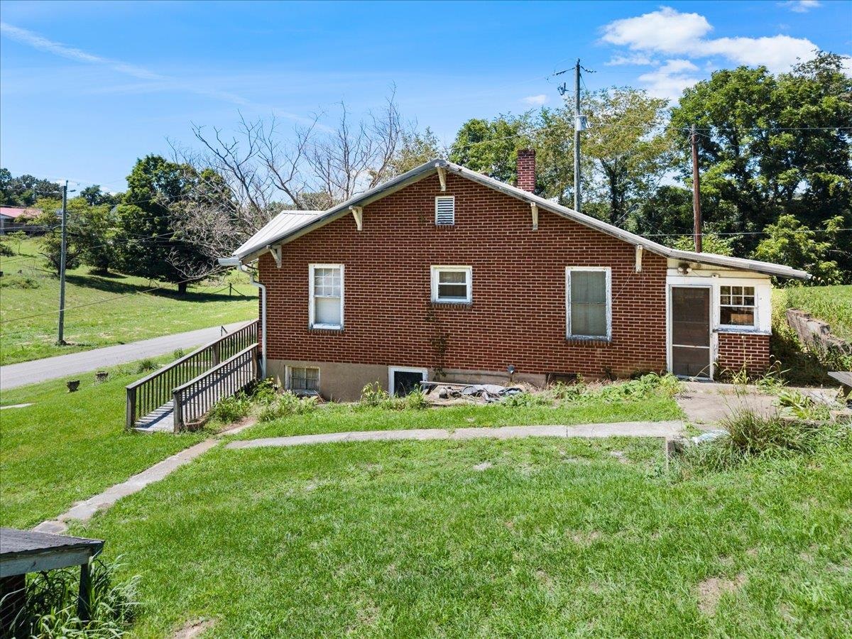 3737 Eugene Street Pulaski VA 24301