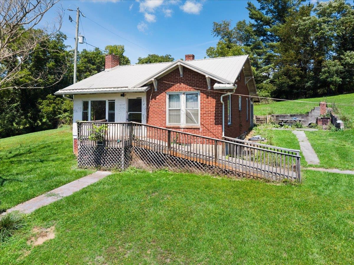 3737 Eugene Street Pulaski VA 24301