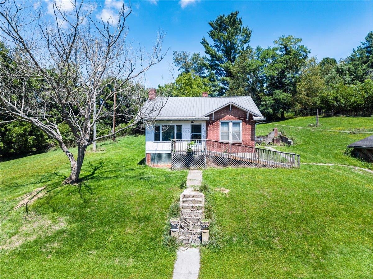 3737 Eugene Street Pulaski VA 24301