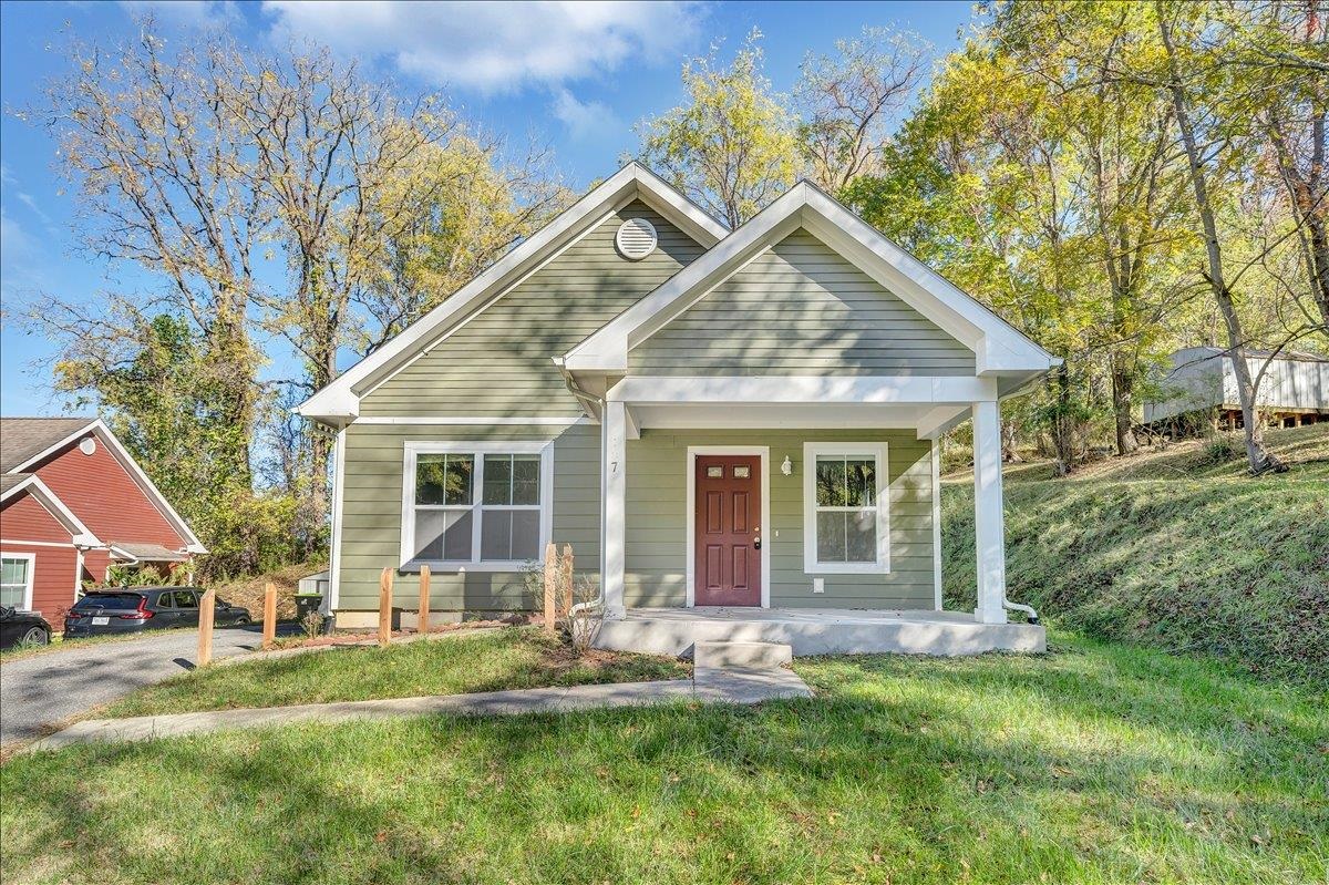 107 Holly Street Pulaski VA 24301