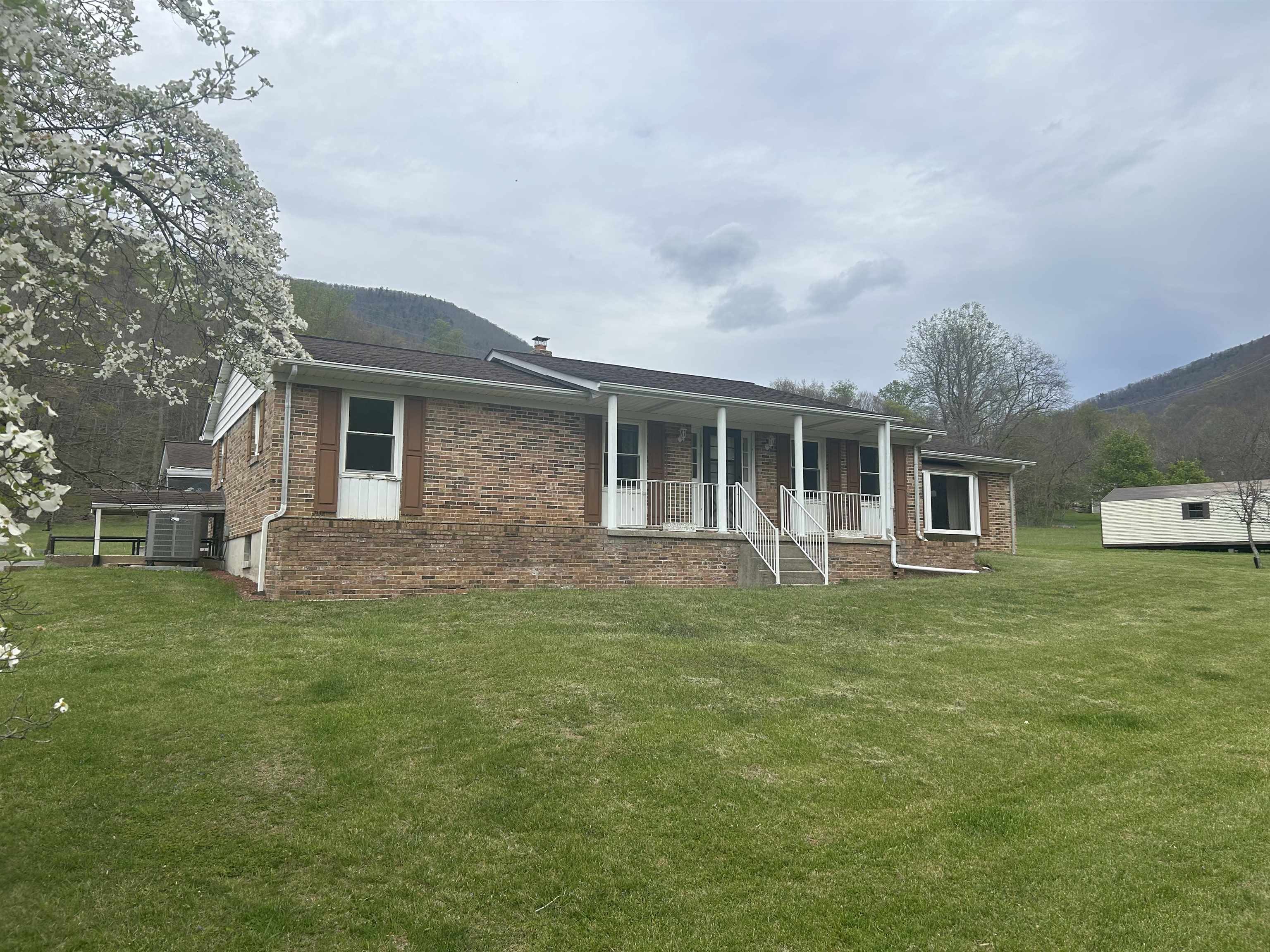 1838 Cascade Drive Pembroke VA 24136