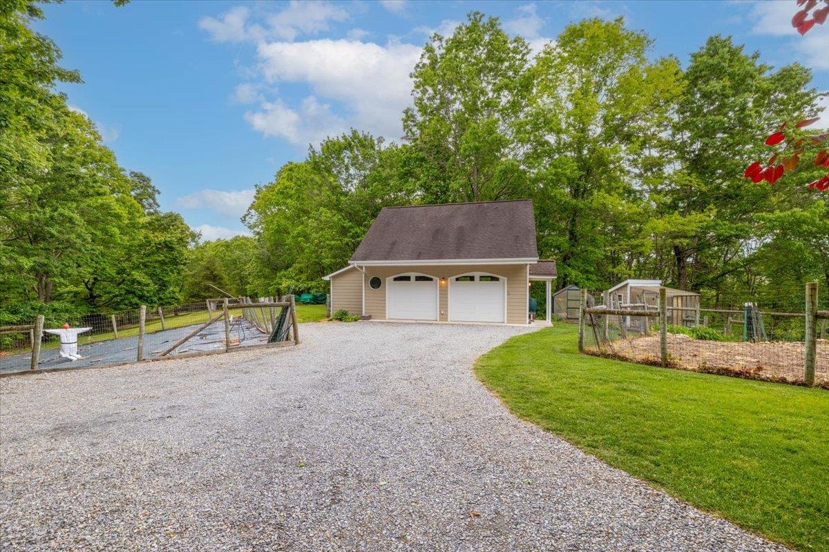 4861 Morris Road Hiwassee VA 24347