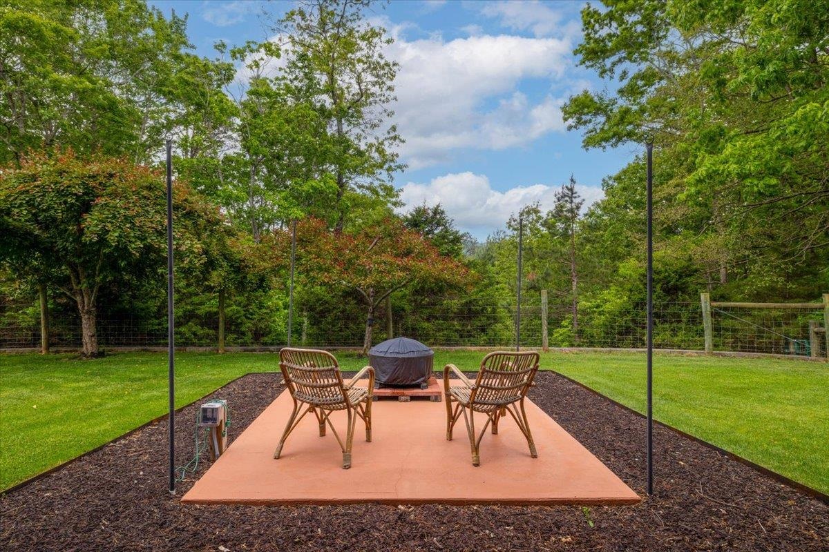 4861 Morris Road Hiwassee VA 24347