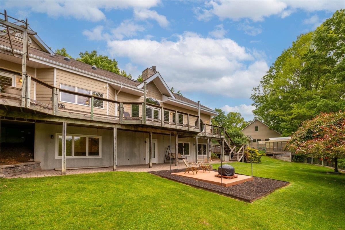 4861 Morris Road Hiwassee VA 24347