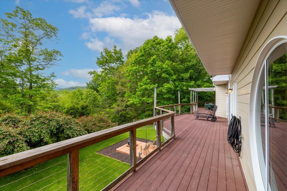 4861 Morris Road Hiwassee VA 24347