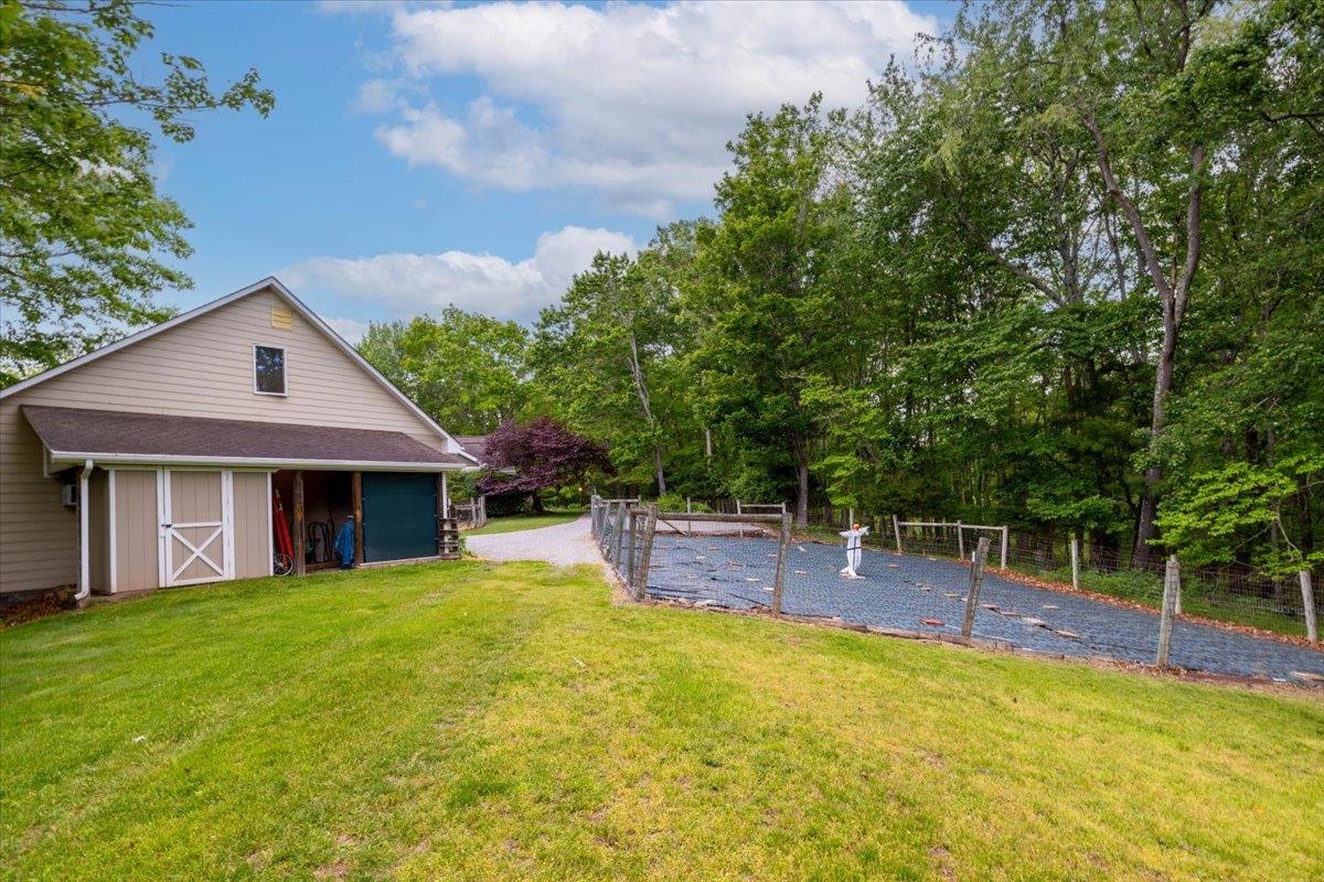 4861 Morris Road Hiwassee VA 24347