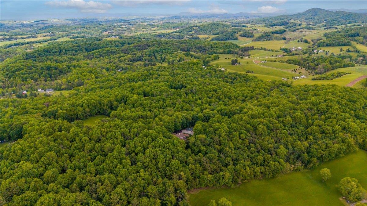4861 Morris Road Hiwassee VA 24347