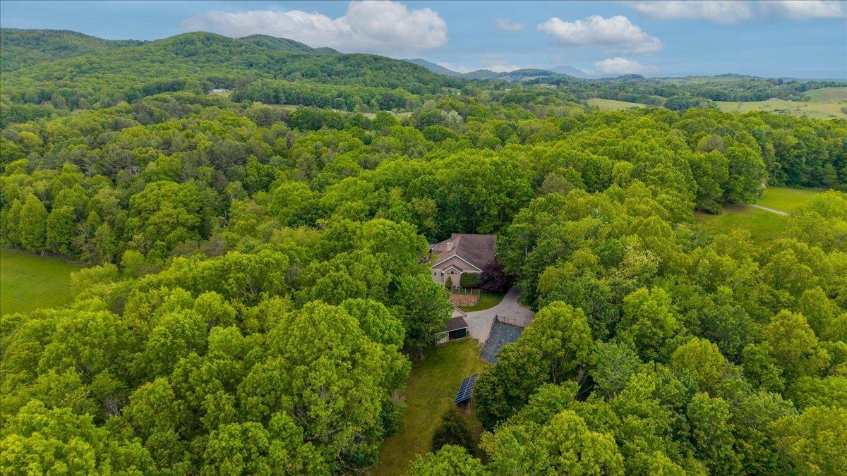 4861 Morris Road Hiwassee VA 24347