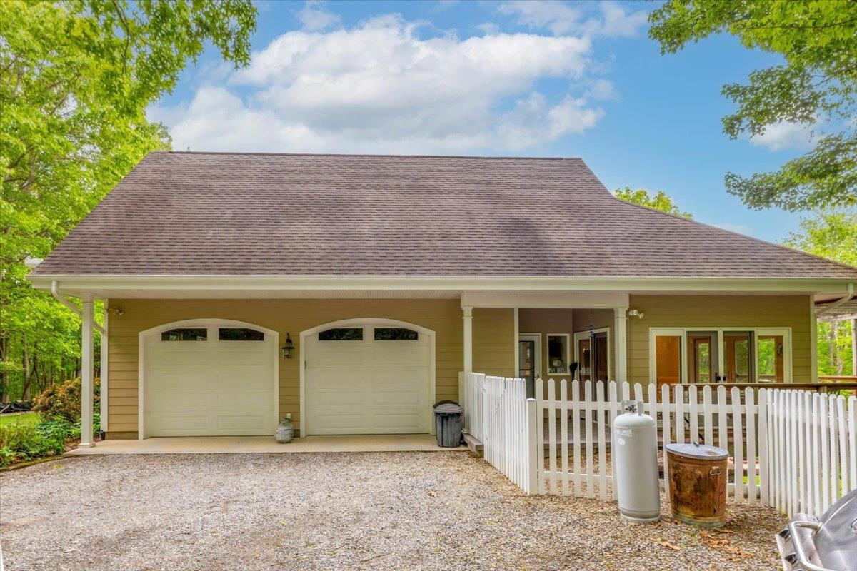 4861 Morris Road Hiwassee VA 24347