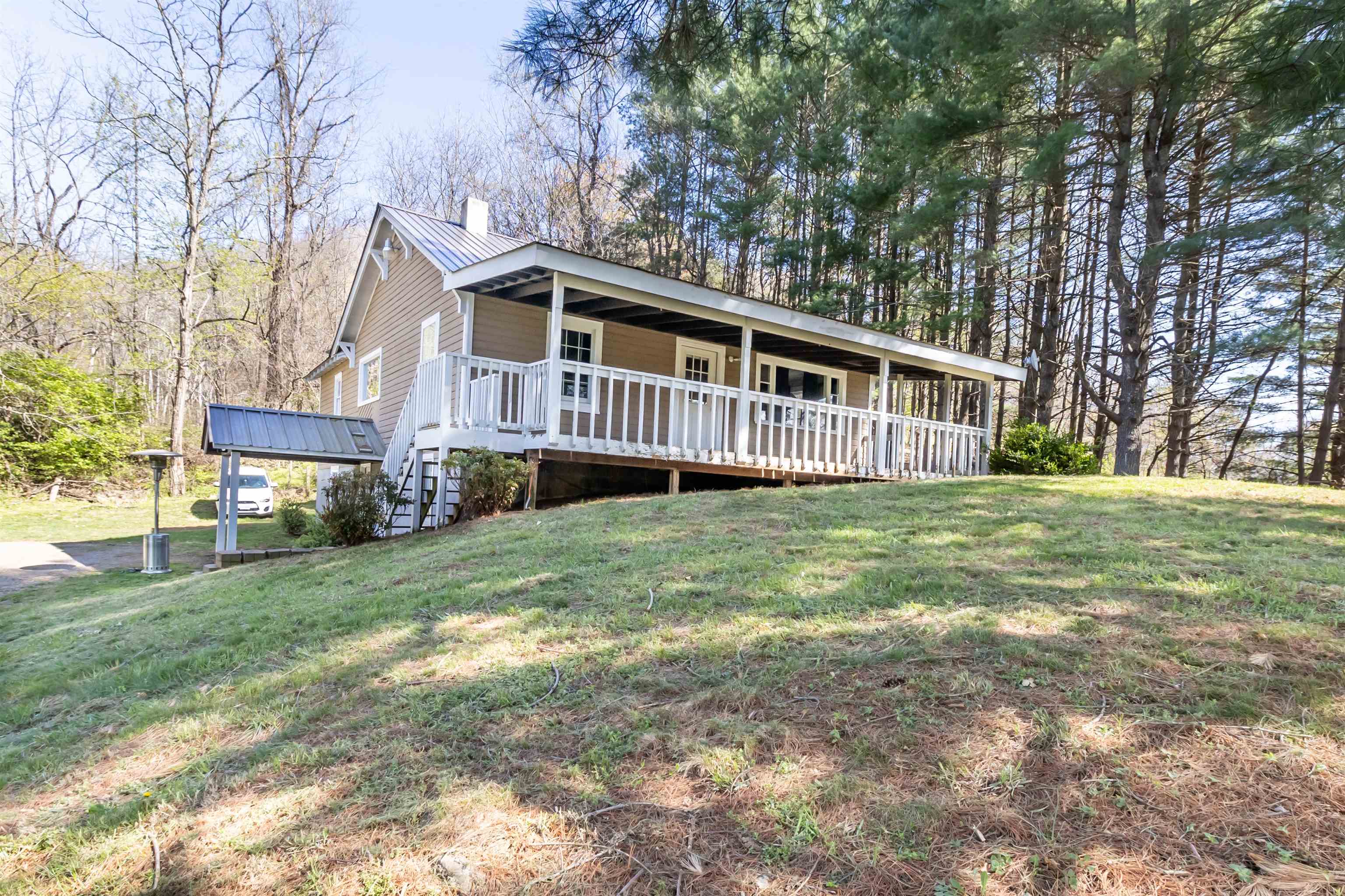 1131 Fleets Crossing Draper VA 24324