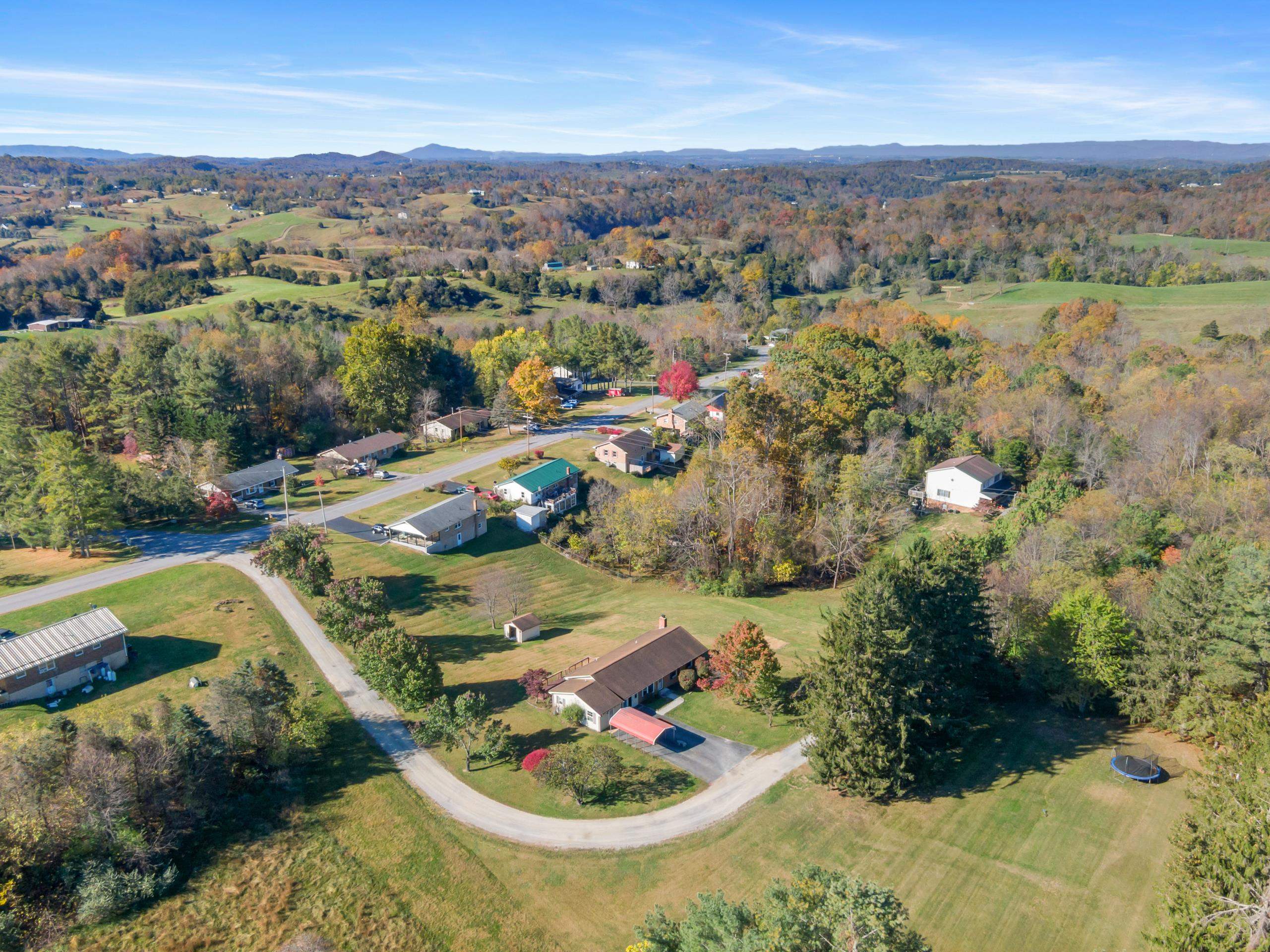 2272 Lupine Lane Christiansburg VA 24073