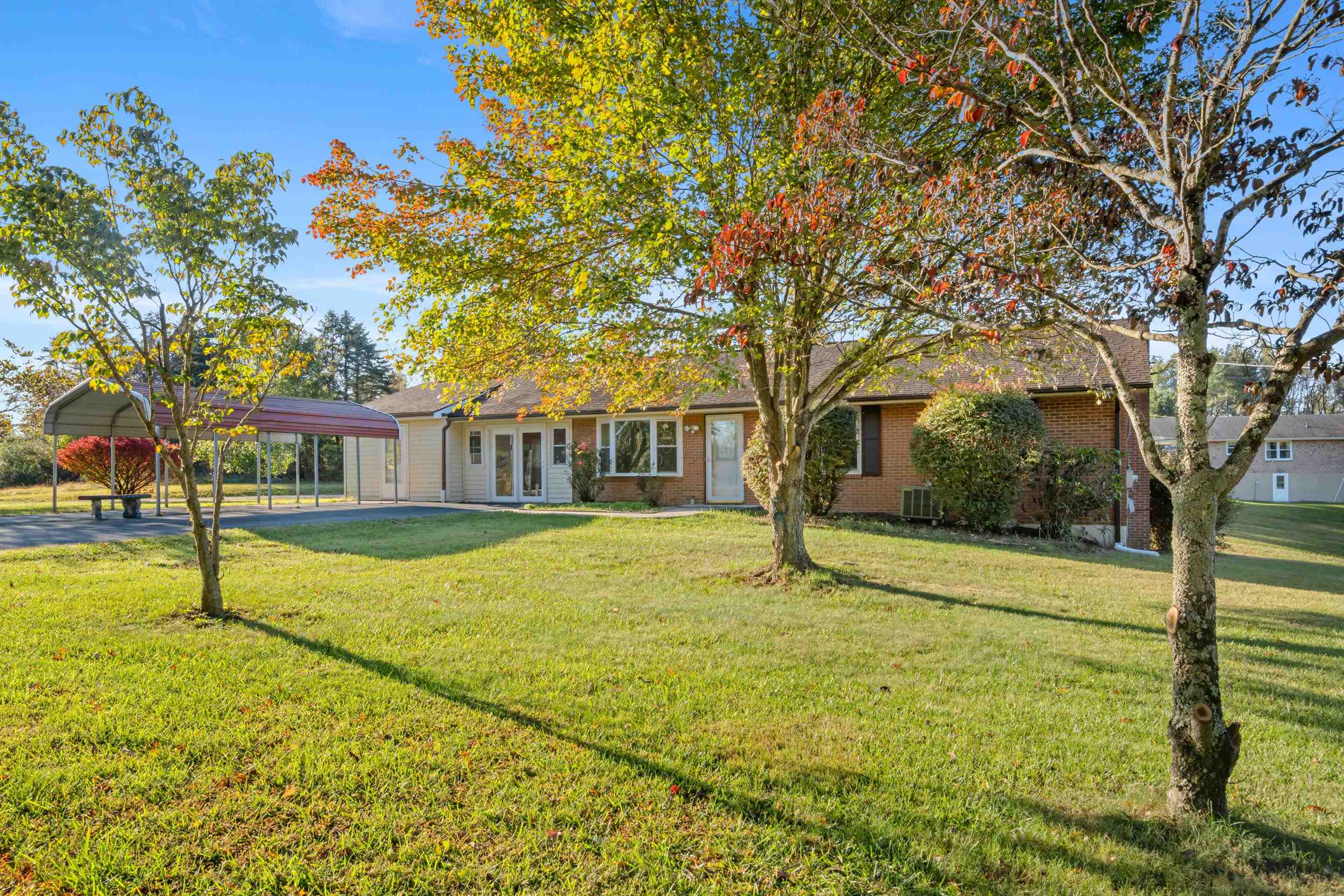 2272 Lupine Lane Christiansburg VA 24073