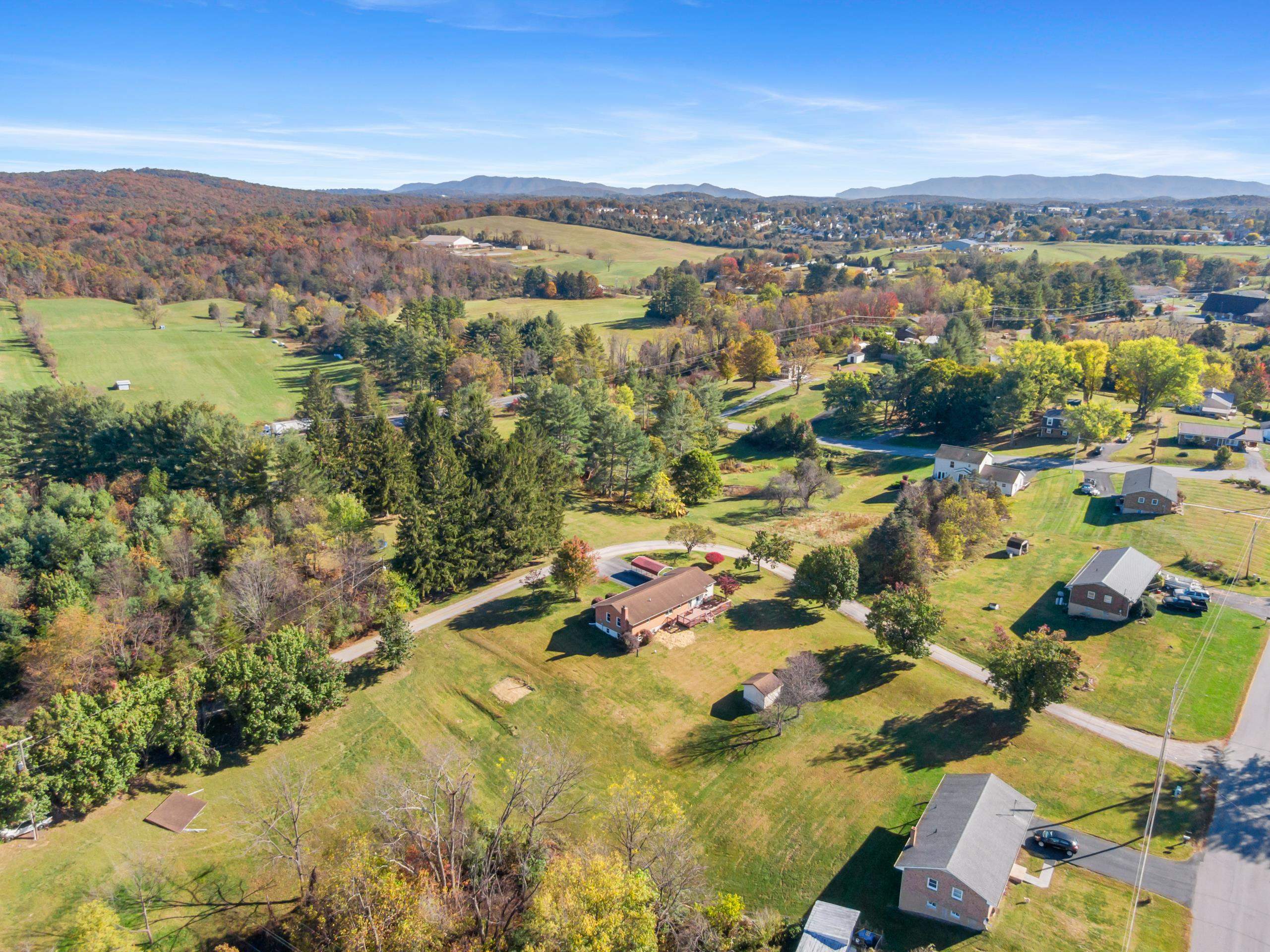 2272 Lupine Lane Christiansburg VA 24073