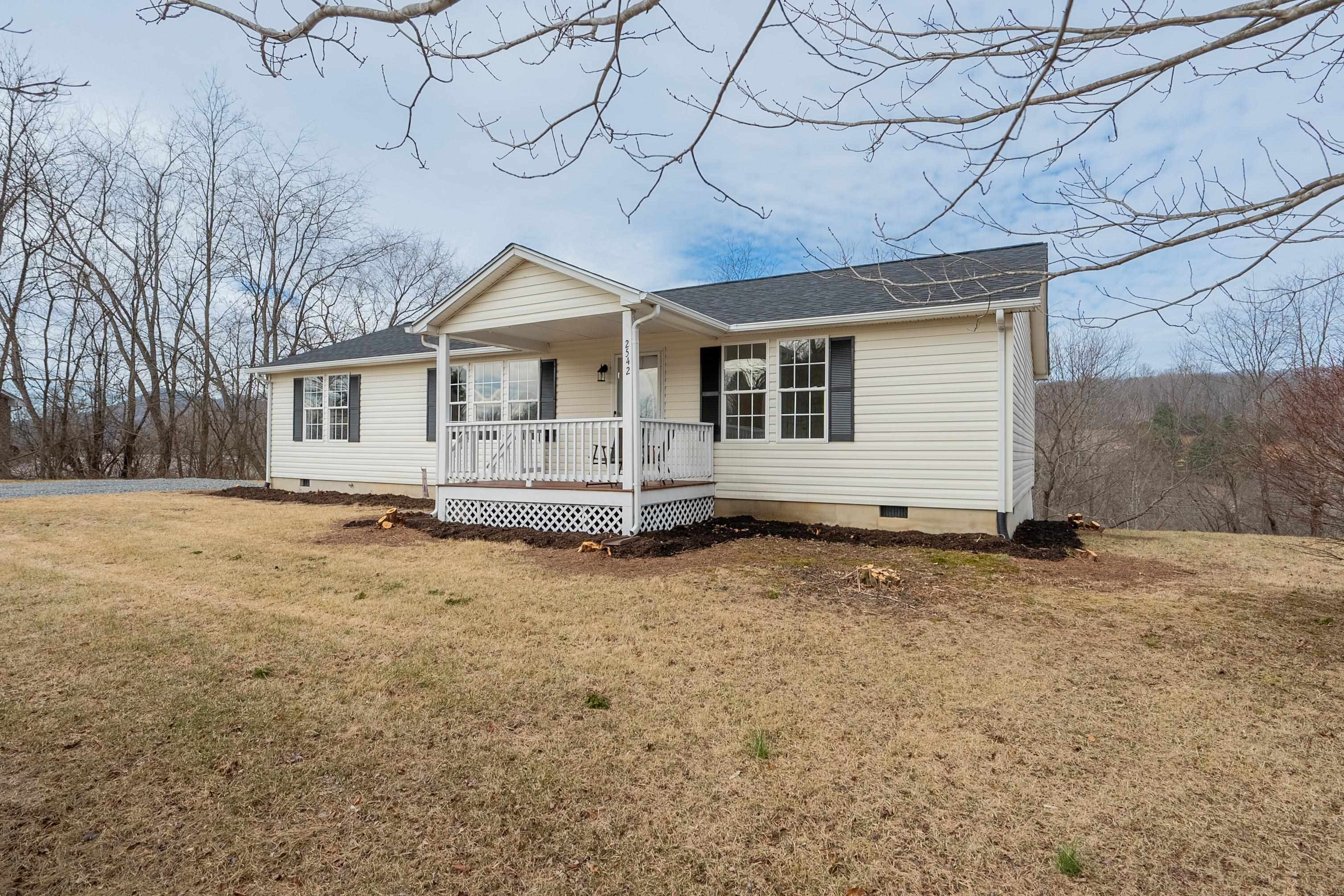 2542 Pinewood Drive Draper VA 24324